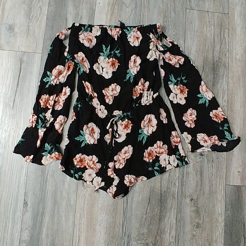 Off The Shoulder Floral Romper Forever 21 size M